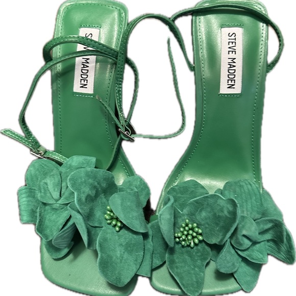 Steve Madden Shoes - Brand New Steve Madden Green Floral Heels, 8.5
